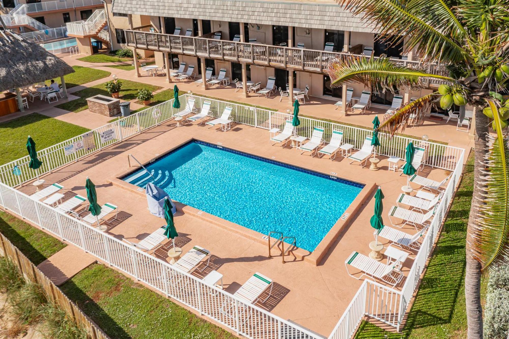 Emerald Seas Deerfield Club *